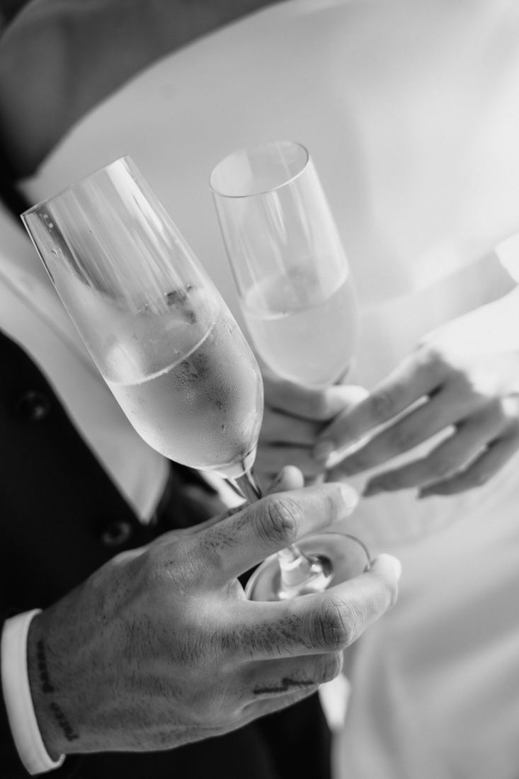Anstoßen mit Champagner